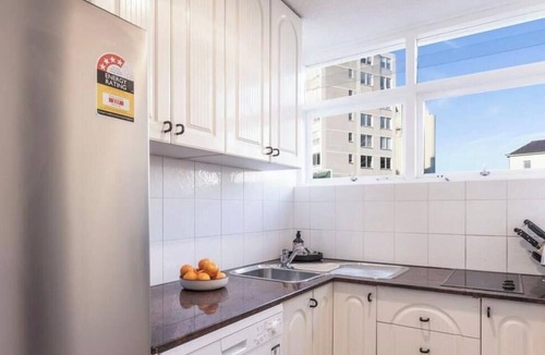 Elizabeth Bay Apartment | Apmnt With Parking, Balcony, Pool & Harbour Views