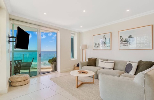 Tugun Apartment | Aqua Solai 9 - Absolute Beachfront Tugun - Min. 3 night stays - Linen Provided