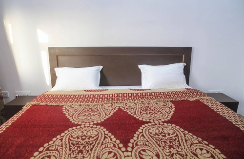 Taj Ganj Bed & Breakfast | Aradhana's Home Stay Deluxe Room
