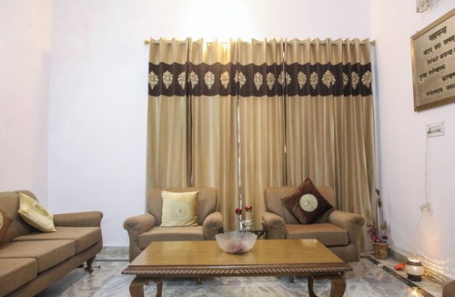 Taj Ganj House | Aradhana's Home Stay