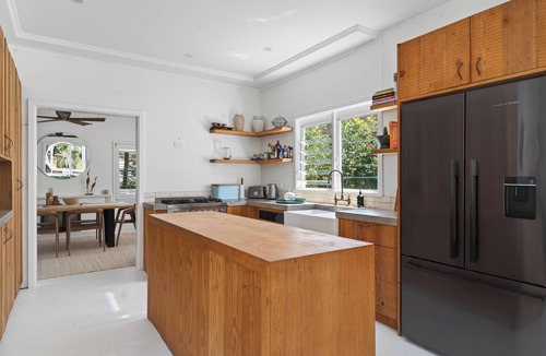 Avalon Beach House | Aroha Avalon - Luxury Pool & Beach Escape.