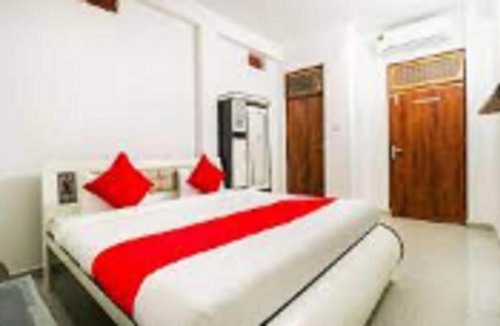Allahabad Hotel | Arpit Hotel By WB Inn