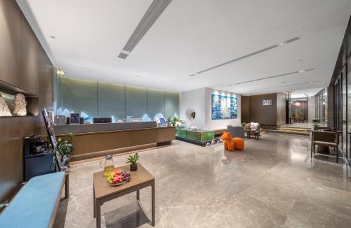Yangshuo Hotel | Arts Hotel & Suites Yangshuo Ten-Mile Gallery
