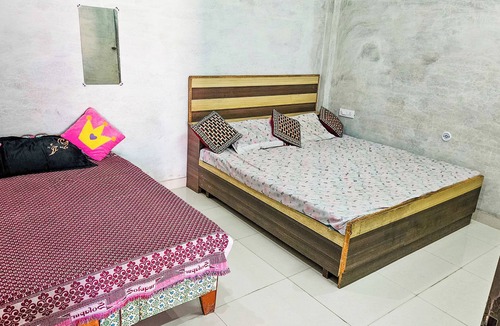 Mathura Bed & Breakfast | Arya Sadan Homestay