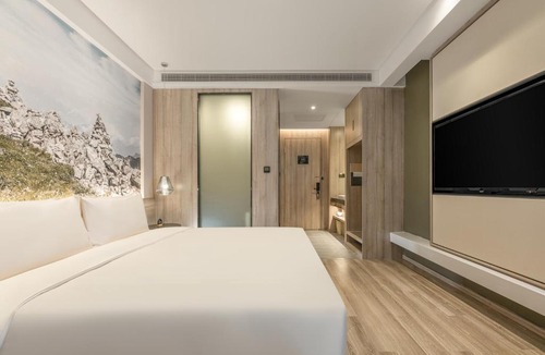 Jintai District Hotel | Atour Hotel Baoji Raiway Station Xingzheng Avenue