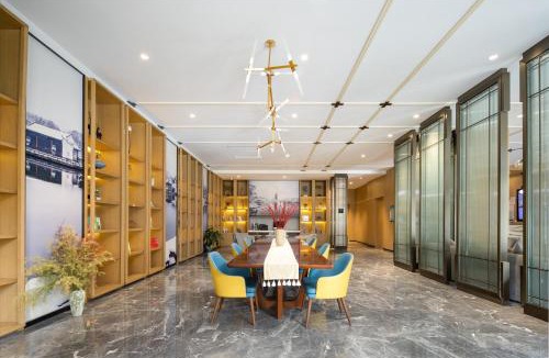 Xinbei Hotel | Atour Hotel Changzhou Dinosaur Park