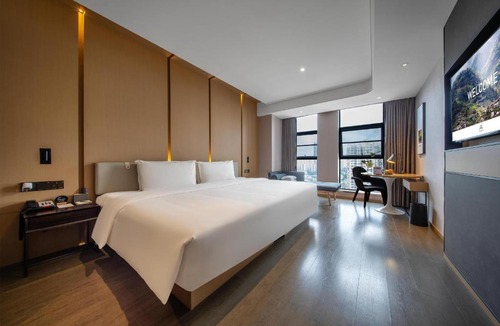 Shuangliu District Hotel | Atour Hotel Chengdu Huayang Metro Station