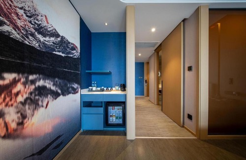 Shuangliu District Hotel | Atour Hotel Chengdu Huayang Metro Station