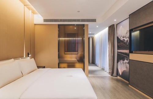 Shuangliu District Hotel | Atour Hotel Chengdu Huayang Metro Station