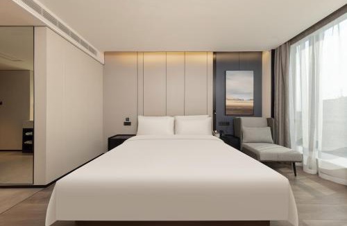 Wenjiang Hotel | Atour Hotel Chengdu Wenjiang Fengxihe Metro Station