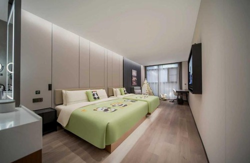 Jeifangbei Central Business District Hotel | Atour Hotel Chongqing Jiefangbei China World Trade Center