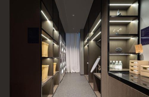 Cixi Hotel | Atour Hotel Cixi Shanglinfang Yintai Department Store