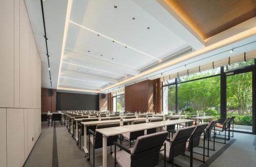 Jinzhou District Hotel | Atour Hotel Dalian Jinshi Beach Anchorage Plaza