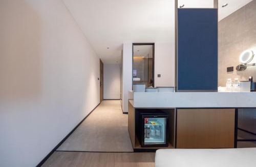 Xinghai Commercial Area Hotel | Atour Hotel Dalian Xinghai Square Convention and Exhibition Center Metro Station