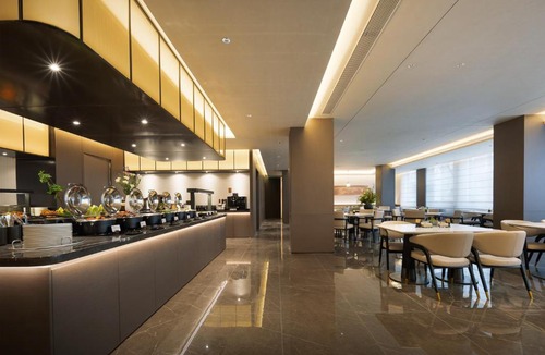 Liwan Hotel | Atour Hotel Guangzhou Yongqingfang Zhongshan Eight Metro Station
