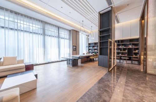 Panyu Hotel | Atour Hotel Guangzhou Zhongcun Hanxi Changlong Metro Station