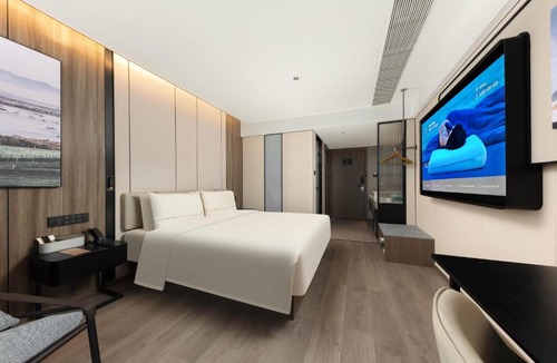 Guilin City Centre Hotel | Atour Hotel Guilin Elephant Trunk Hill Sun and Moon Twin Pagodas