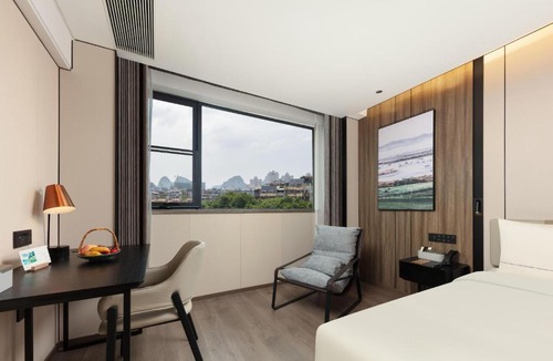 Guilin City Centre Hotel | Atour Hotel Guilin Elephant Trunk Hill Sun and Moon Twin Pagodas