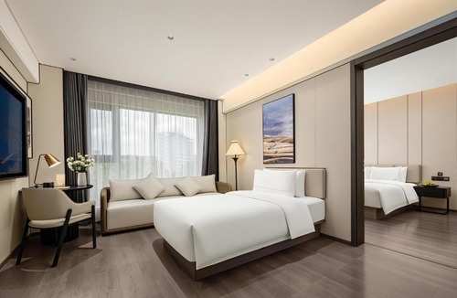 Guilin City Centre Hotel | Atour Hotel Guilin Elephant Trunk Hill Sun and Moon Twin Pagodas