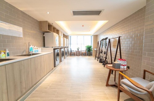 Guanshanhu District Hotel | Atour Hotel Guiyang Convention and Exhibition Center