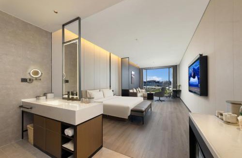 Donghu District Hotel | Atour Hotel Haikou International Duty Free City