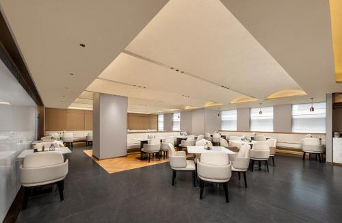 Yuhang District Hotel | Atour Hotel Hangzhou Good Fortune Street MixC Mall North