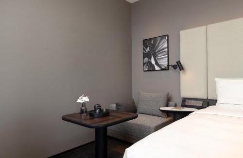 Yuhang District Hotel | Atour Hotel Hangzhou Linping Century Park