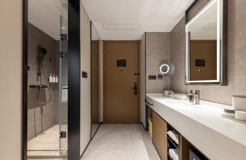 Hangzhou Hotel | Atour Hotel Hangzhou Longxiangqiao Subway Station West Lake Lakeside