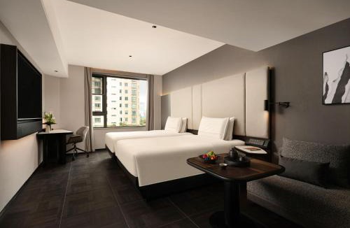 Downtown Hangzhou Hotel | Atour Hotel Hangzhou Wenhui Road West Lake Cultural Plaza