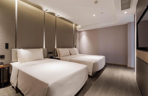 Downtown Hangzhou Hotel | Atour Hotel Hangzhou West Lake Wulin Plaza North Jianguo Road