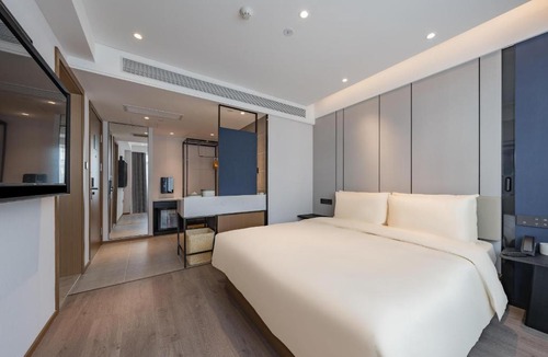 Downtown Hangzhou Hotel | Atour Hotel Hangzhou West Lake Hubin North Zhongshan Road