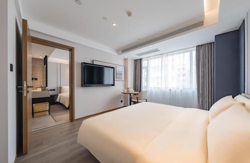 Downtown Hangzhou Hotel | Atour Hotel Hangzhou West Lake Hubin North Zhongshan Road