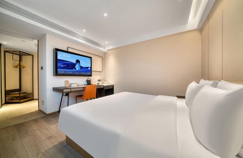 Downtown Hangzhou Hotel | Atour Hotel Hangzhou West Lake Hubin North Zhongshan Road