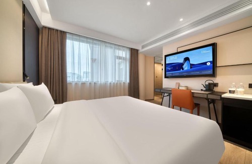 Downtown Hangzhou Hotel | Atour Hotel Hangzhou West Lake Hubin North Zhongshan Road