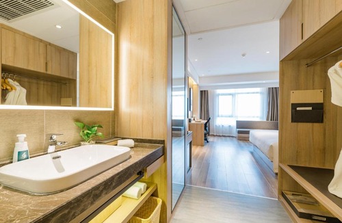 Xihu Hotel | Atour Hotel Hangzhou Zhuantang Songcheng Academy of Fine Arts