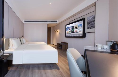 Baiyun Hotel | Atour Hotel, Hebian Subway Station, Baiyun Station, Guangzhou