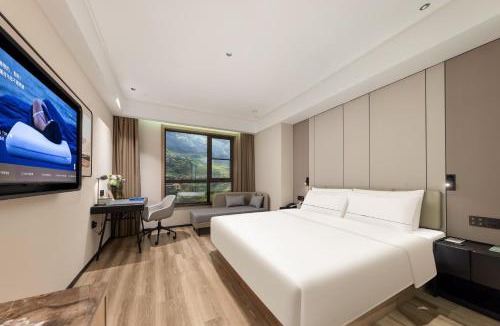 Baohe Hotel | Atour Hotel Hefei Binhu Weizhou Avenue