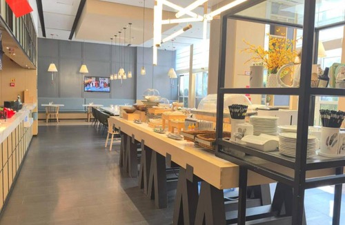 Zhangdian District Hotel | Atour Hotel High Speed Railway North Station Zibo Hi tech Zone