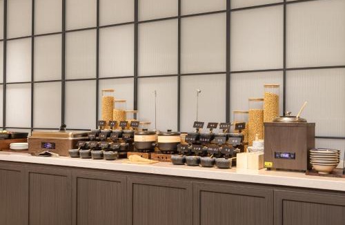 Huizhou Hotel | Atour Hotel Huizhou Huamao Tian Di Glorious River Views