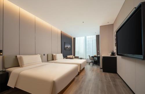 Huizhou Hotel | Atour Hotel Huizhou Huamao Tian Di Glorious River Views