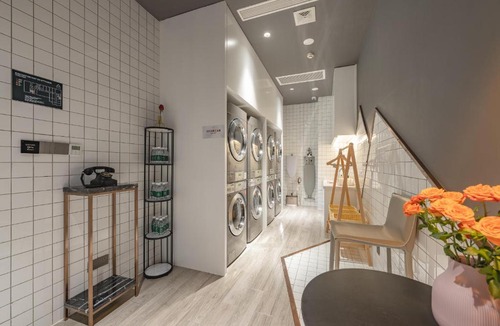 Lujiazhaiji Hotel | Atour Hotel Kunshan Baoyu Plaza North Changjiang Road