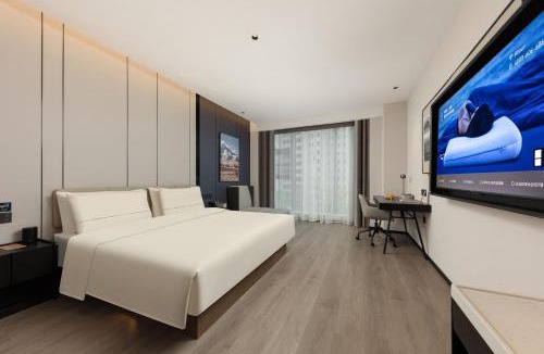 Kunshan Hotel | Atour Hotel Kunshan Huqiao Huaxi Park Subway Station