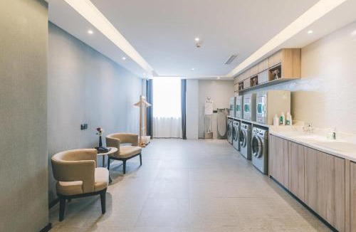 Kunshan Hotel | Atour Hotel Kunshan Yongda Business Plaza