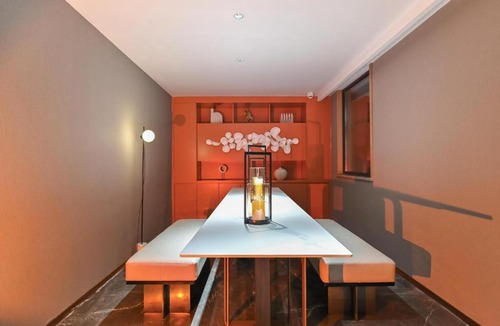 Fengshan Subdistrict Hotel | Atour Hotel Luliang Central Park