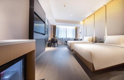 Jingdongzhen Hotel | Atour Hotel Nanchang Aixi Lake