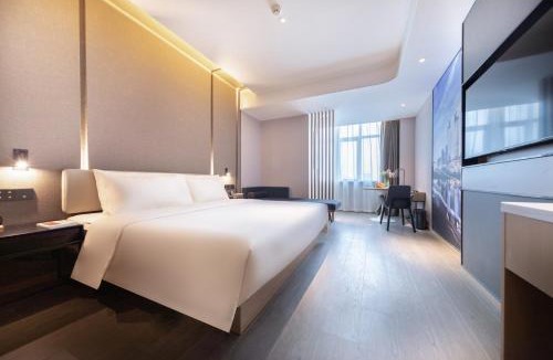 Jingdongzhen Hotel | Atour Hotel Nanchang Aixi Lake