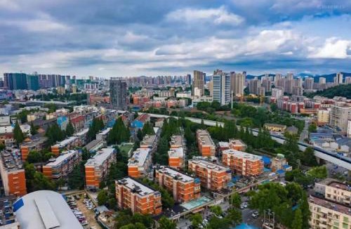 Qixia District Hotel | Atour Hotel Nanjing Hongshan Zoo Metro Station