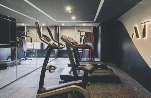 Qixia District Hotel | Atour Hotel Nanjing Hongshan Zoo Metro Station