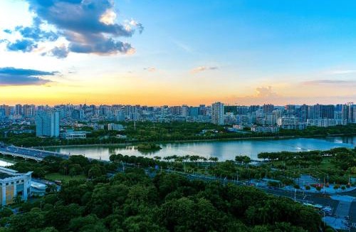 Qingxiu Hotel | Atour Hotel Nanning Nanhu Subway Station