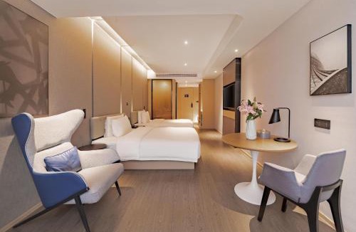 Liangqing District Hotel | Atour Hotel Nanning Wuxiang Headquarter Base